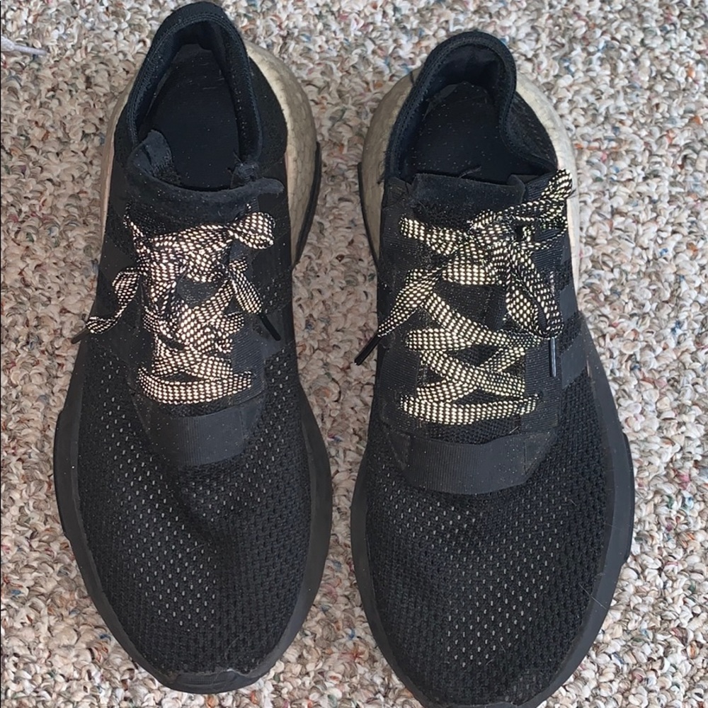 Adidas tennis shoes